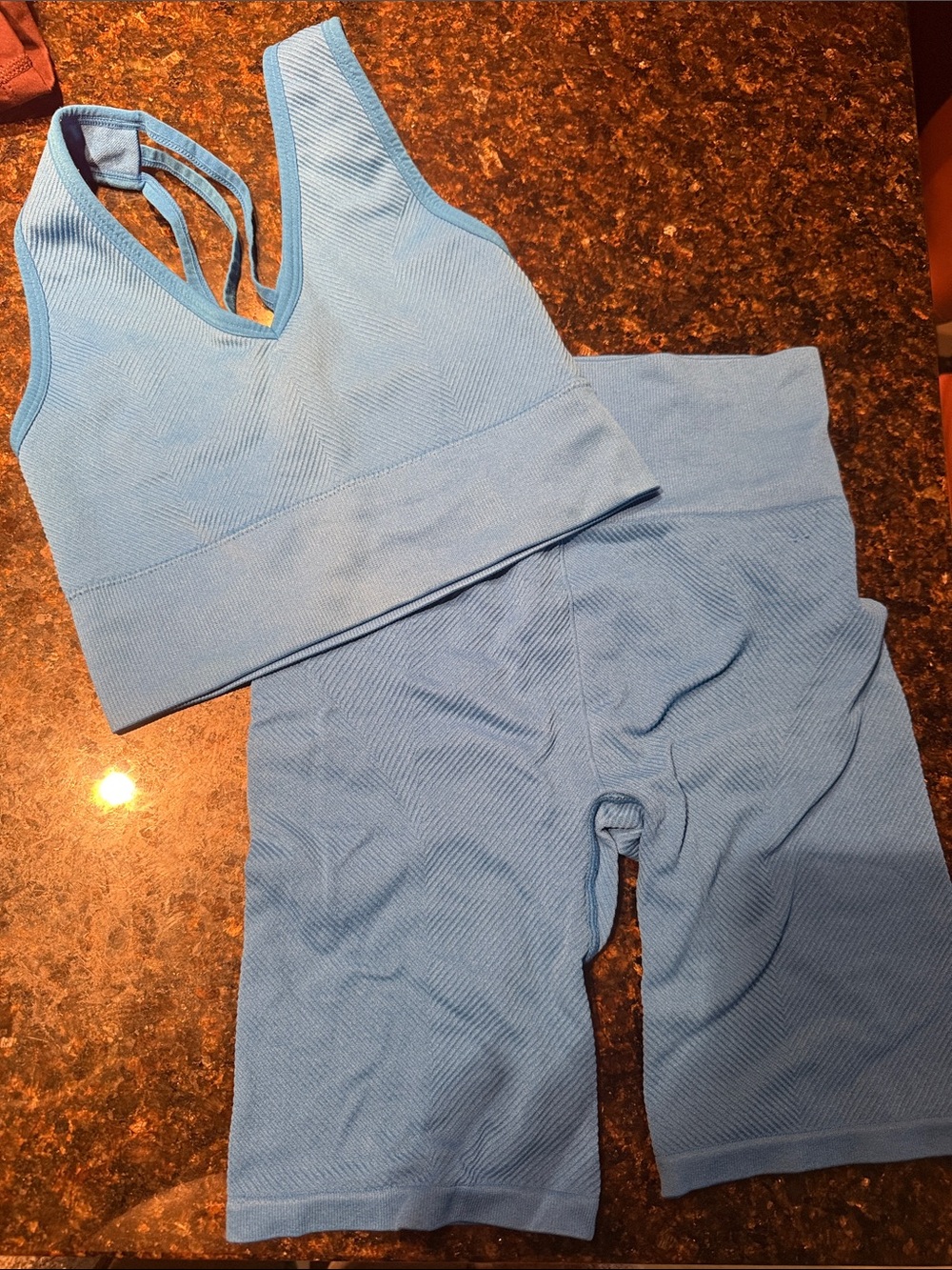 NEW BALANCE Set Shorts and Strappy Sports Bra LIKE NEW - Size Small SET